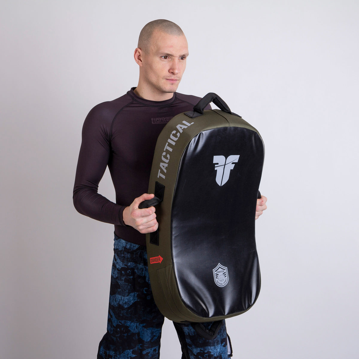 Fighter Kicking Shield – MULTI GRIP – Tactical Series – armeegrün, FKSH-15
