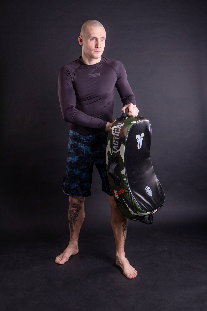 Fighter Kicking Shield – MULTI GRIP – Tactical Series – schwarz/Camouflage, FKSH-14