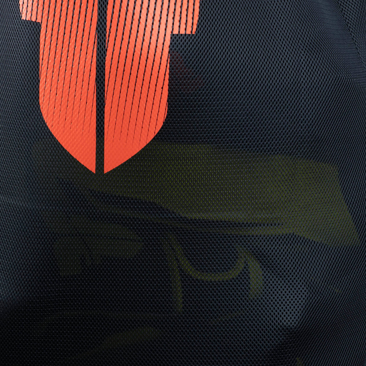 Rucksack Fighter Mesh – schwarz/rot