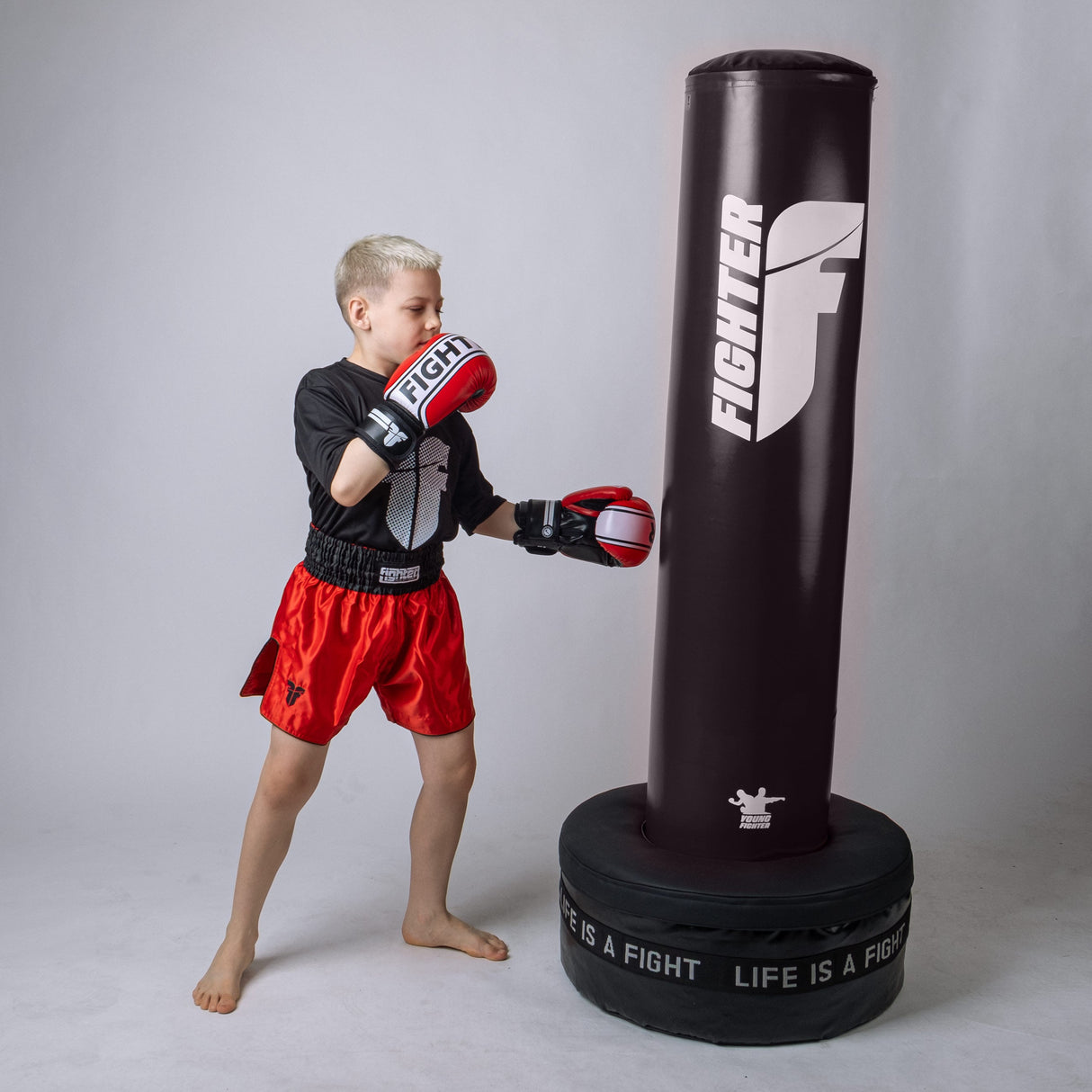 Fighter Freistehender Boxsack YOUNG – schwarz/weiß