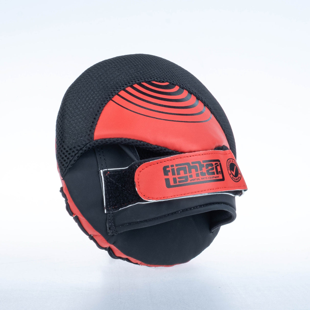 Fighter Round Shield Pro Small – schwarz/rot, FSMPR-001-RB