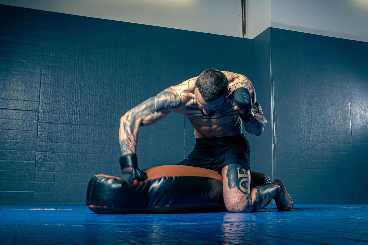 Kampfpuppe für MMA – schwarz/grün