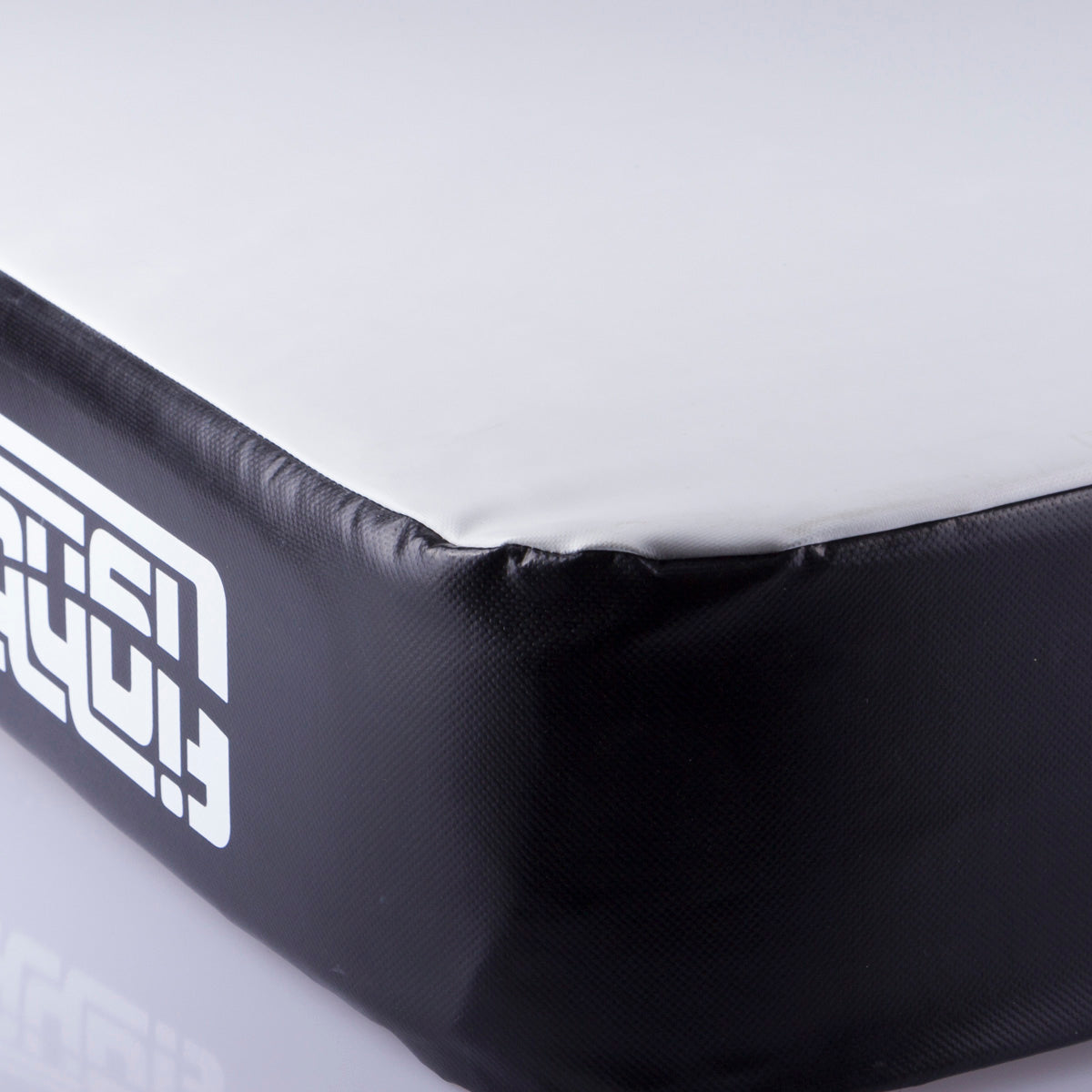 Fighter Baton Tactical Training Shield – weiß/schwarz, FBTTS-001