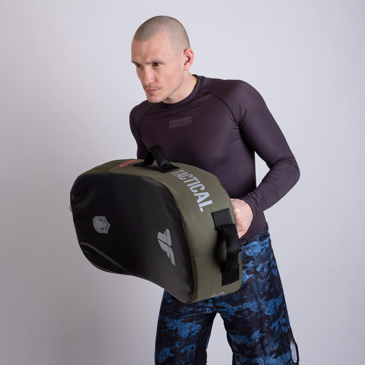 Fighter Kicking Shield – MULTI GRIP – Tactical Series – armeegrün, FKSH-15