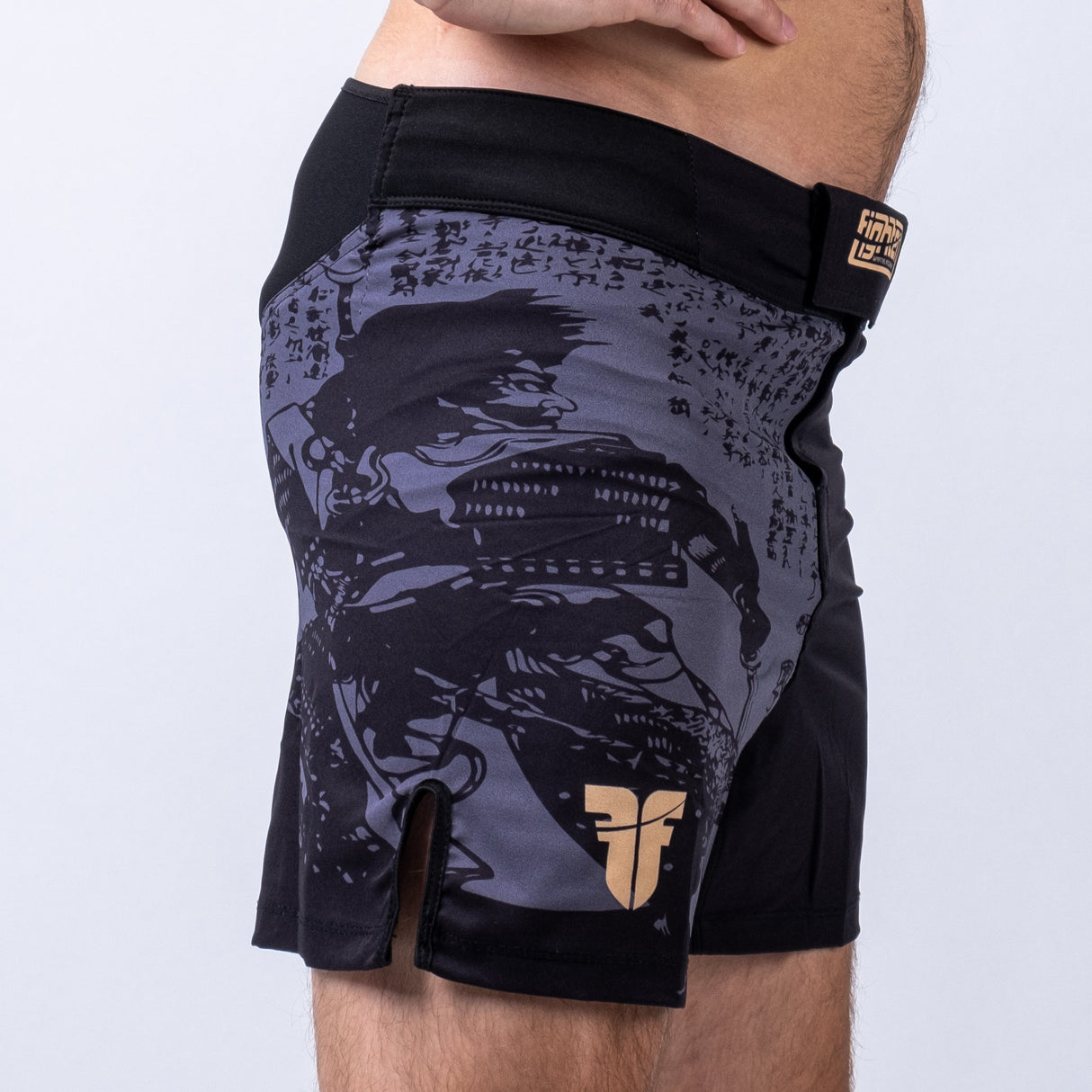 Fighter MMA Shorts Samurai – schwarz/gold, FSHM-SAM-01
