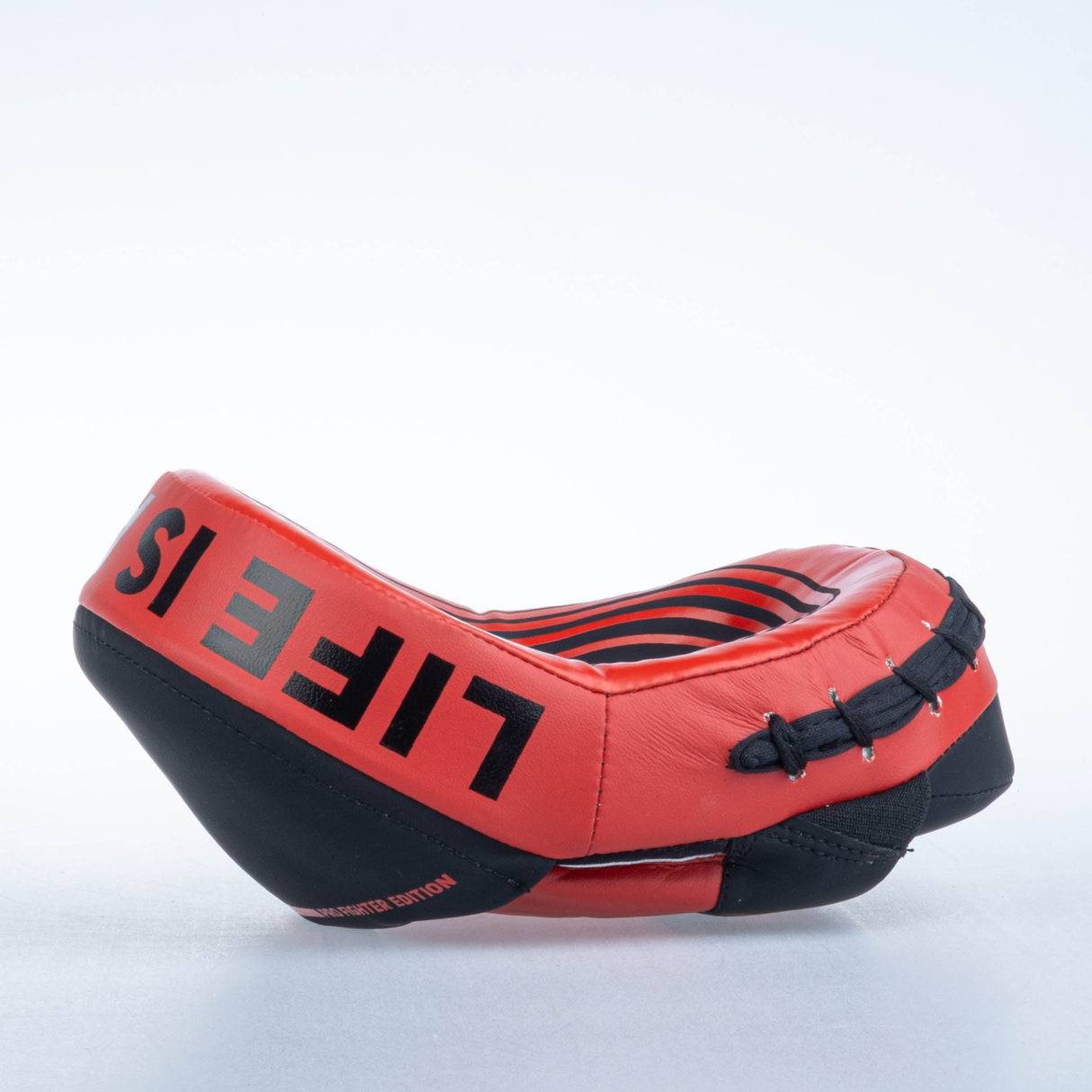 Fighter Oval Shield Pro Small – schwarz/rot, FSMPR-002-RB