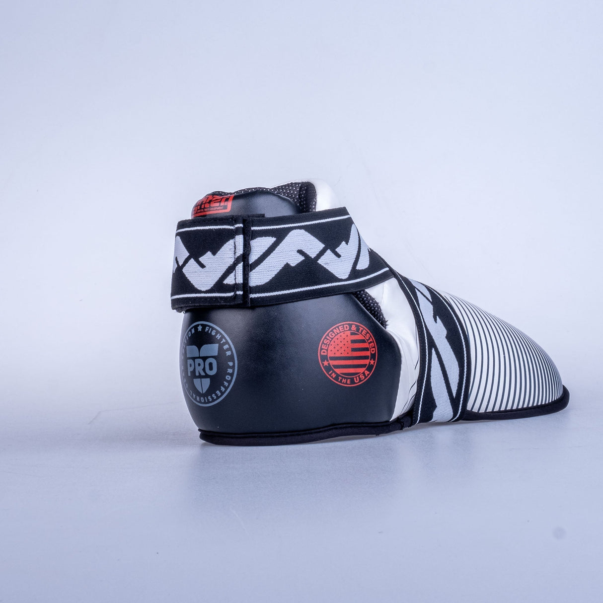 Fighter Fußschützer PRO – weiß/schwarz, JE1455-PRO-0102