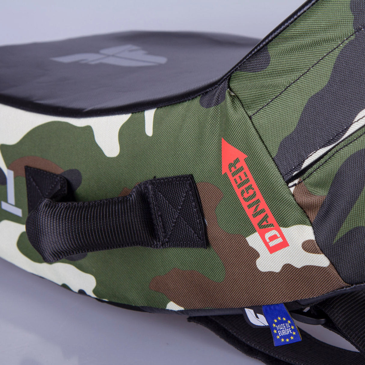 Fighter Kicking Shield – MULTI GRIP – Tactical Series – schwarz/Camouflage, FKSH-14