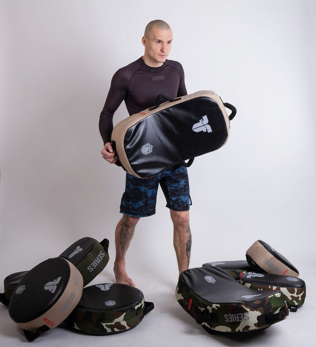 Fighter Kicking Shield – MULTI GRIP – Tactical Series – Desert, FKSH-13