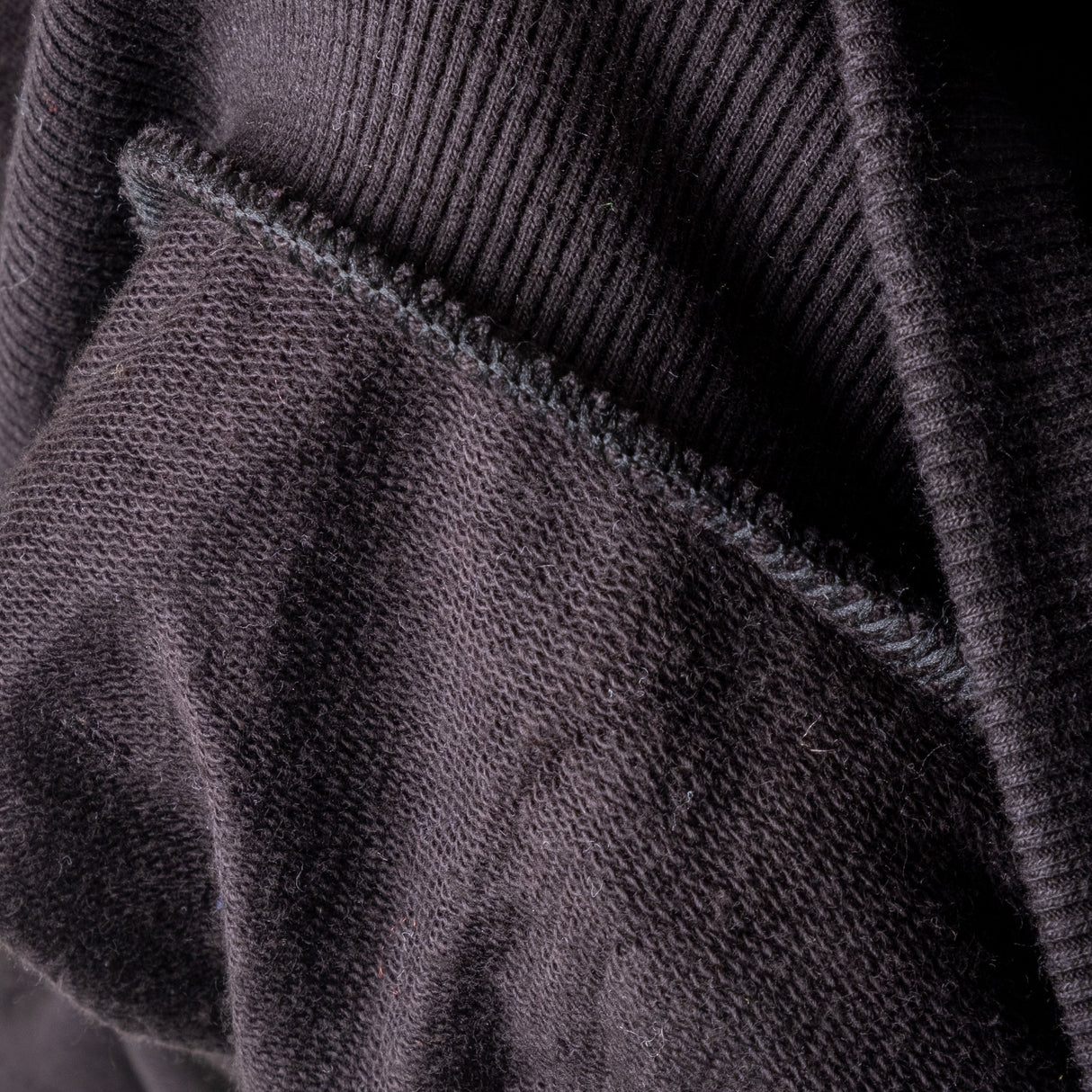 Fighter Hoodie – Schwarz, F25HD-02